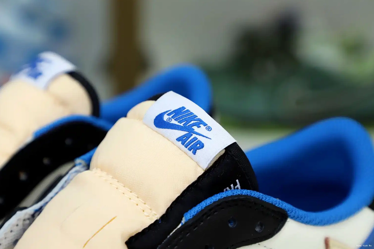 SCOTT 1 FRAGMENT DESIGN JORDAN X Kimikick AIR LOW X TRAVIS 0801
